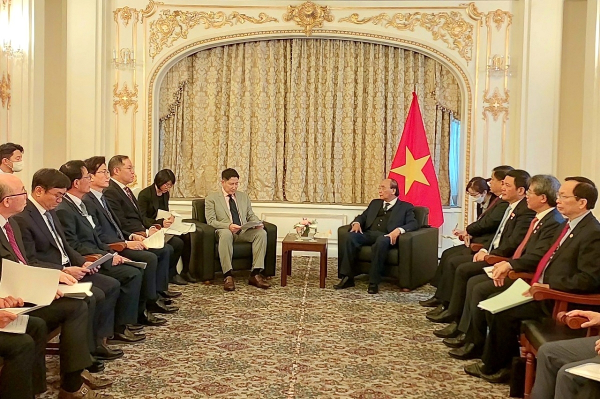 State President encourages RoK investment in Vietnam